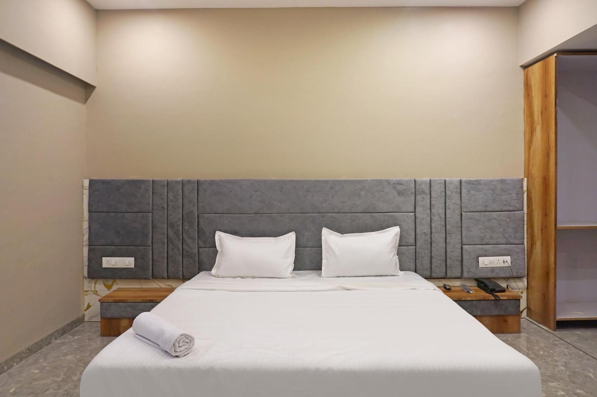 מומביי Hotel Nest Inn מראה חיצוני תמונה