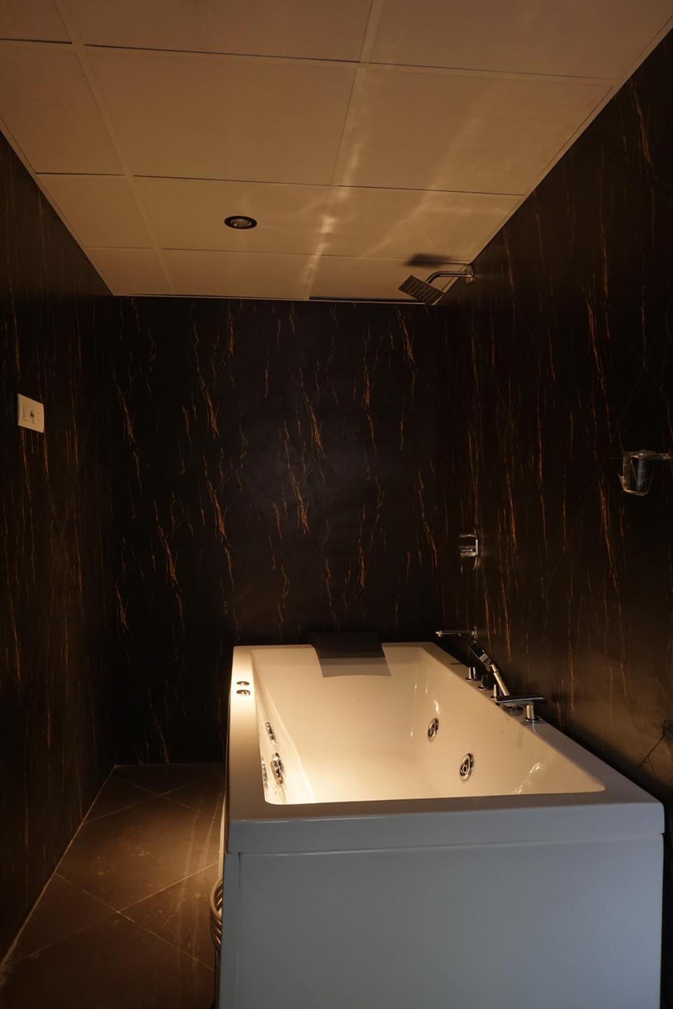 מומביי Hotel Nest Inn מראה חיצוני תמונה
