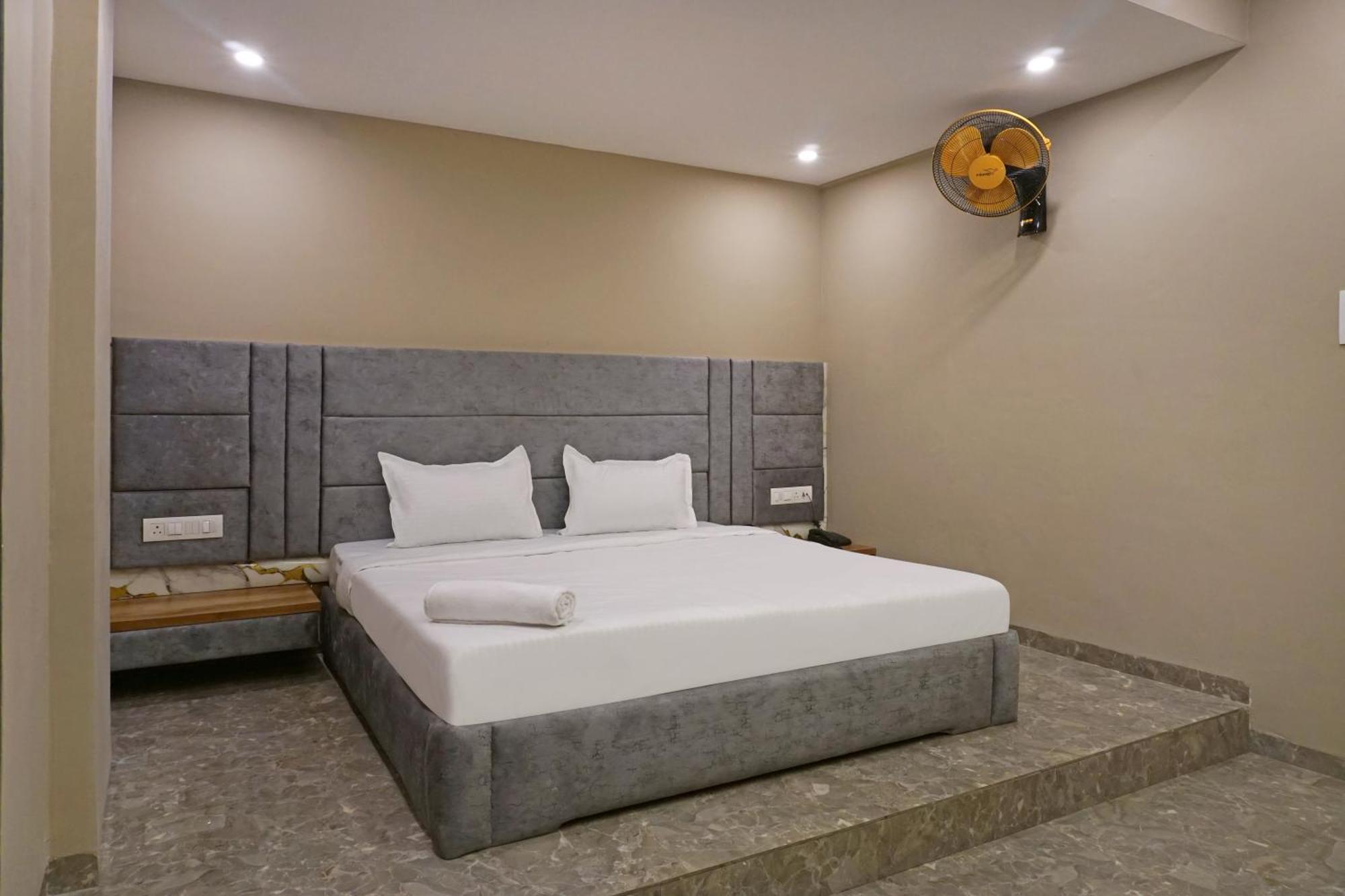 מומביי Hotel Nest Inn מראה חיצוני תמונה